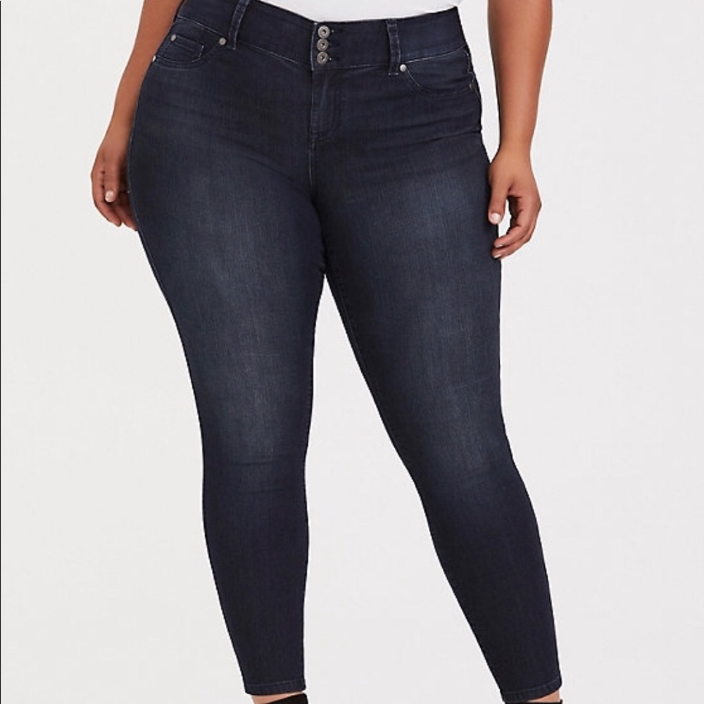 NWT Torrid premium stretch jeggings